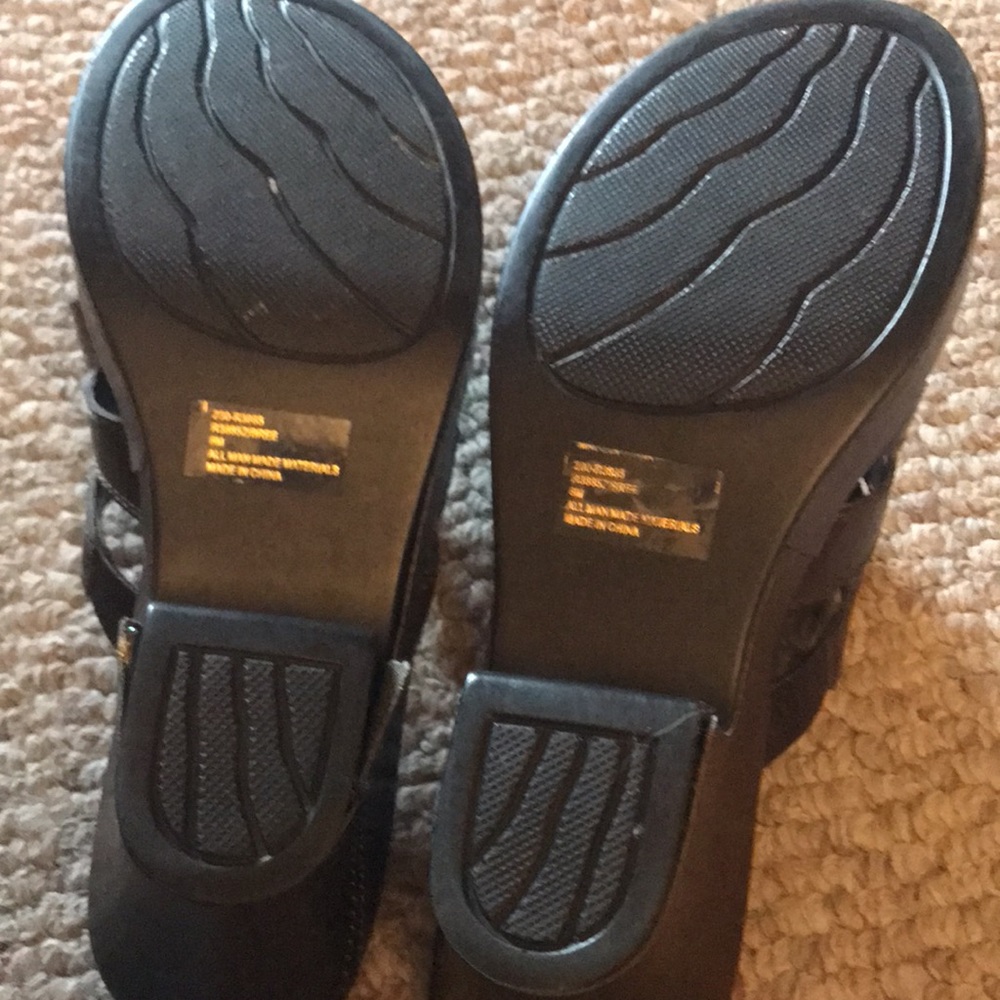 Rialto Sandals - Picture 4 of 6